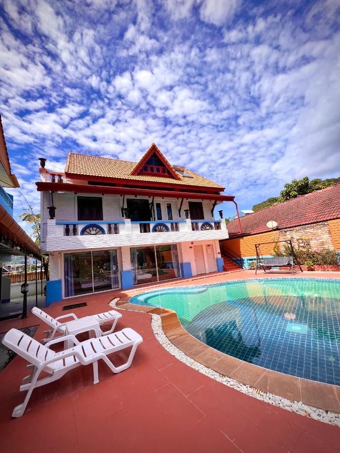 Baankasemsuk hotel 般咔 深宿 Patong Bagian luar foto