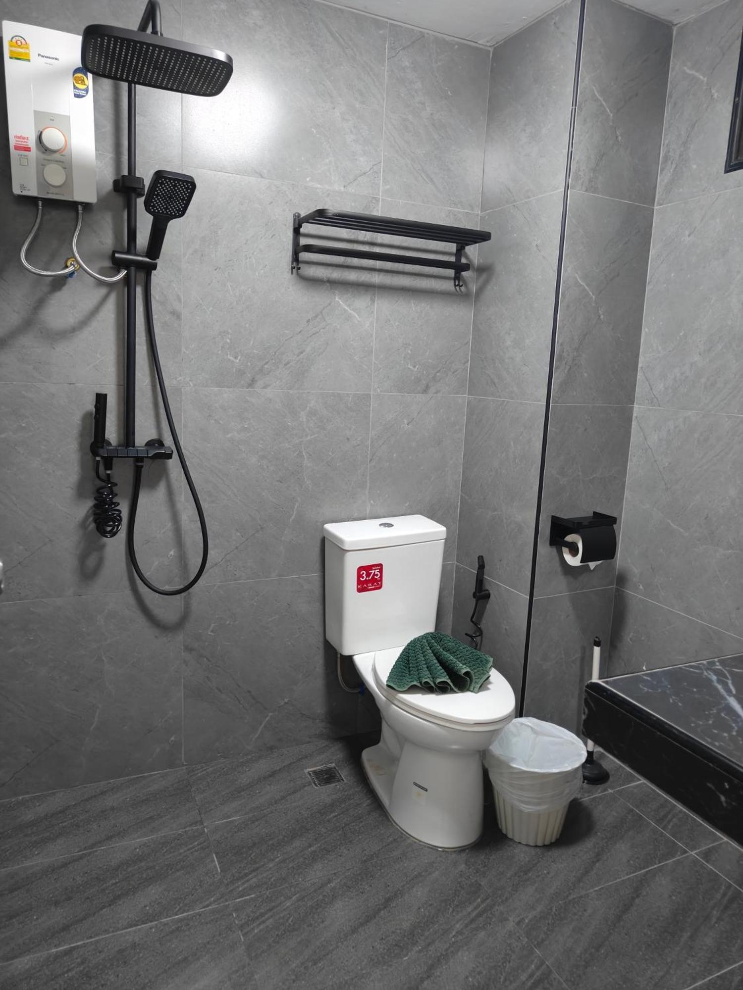 Baankasemsuk hotel 般咔 深宿 Patong Bagian luar foto