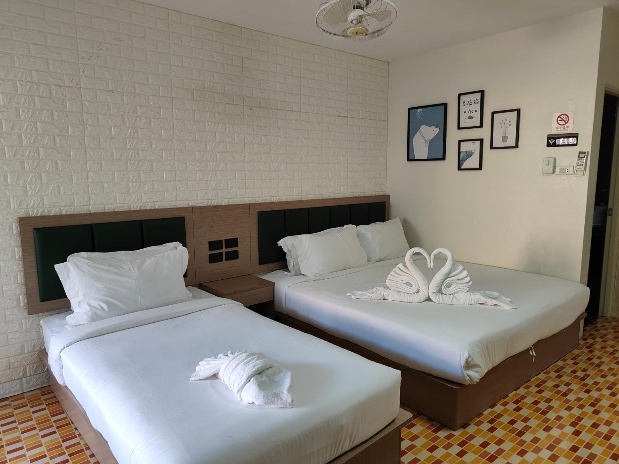 Baankasemsuk hotel 般咔 深宿 Patong Bagian luar foto
