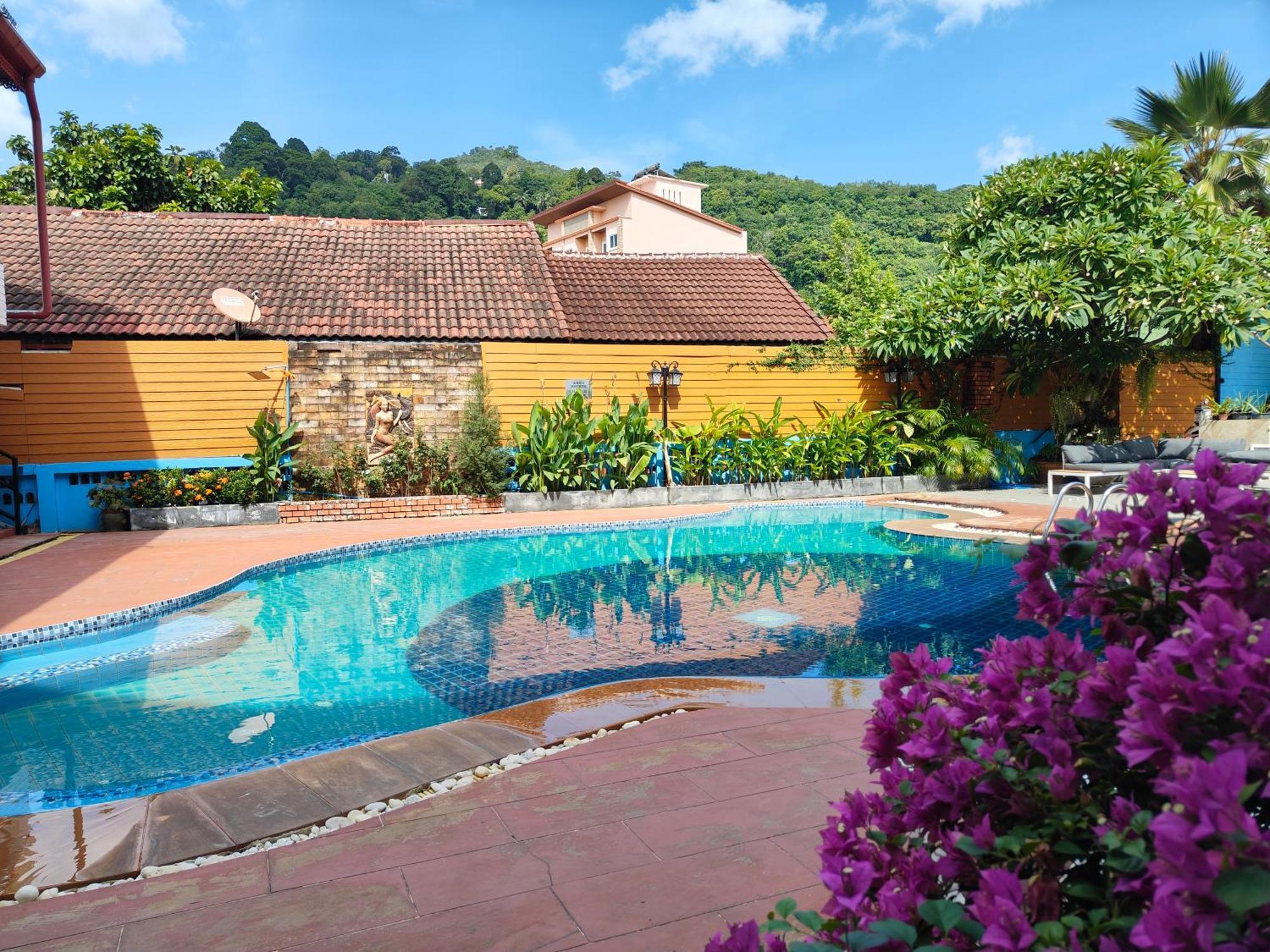 Baankasemsuk hotel 般咔 深宿 Patong Bagian luar foto
