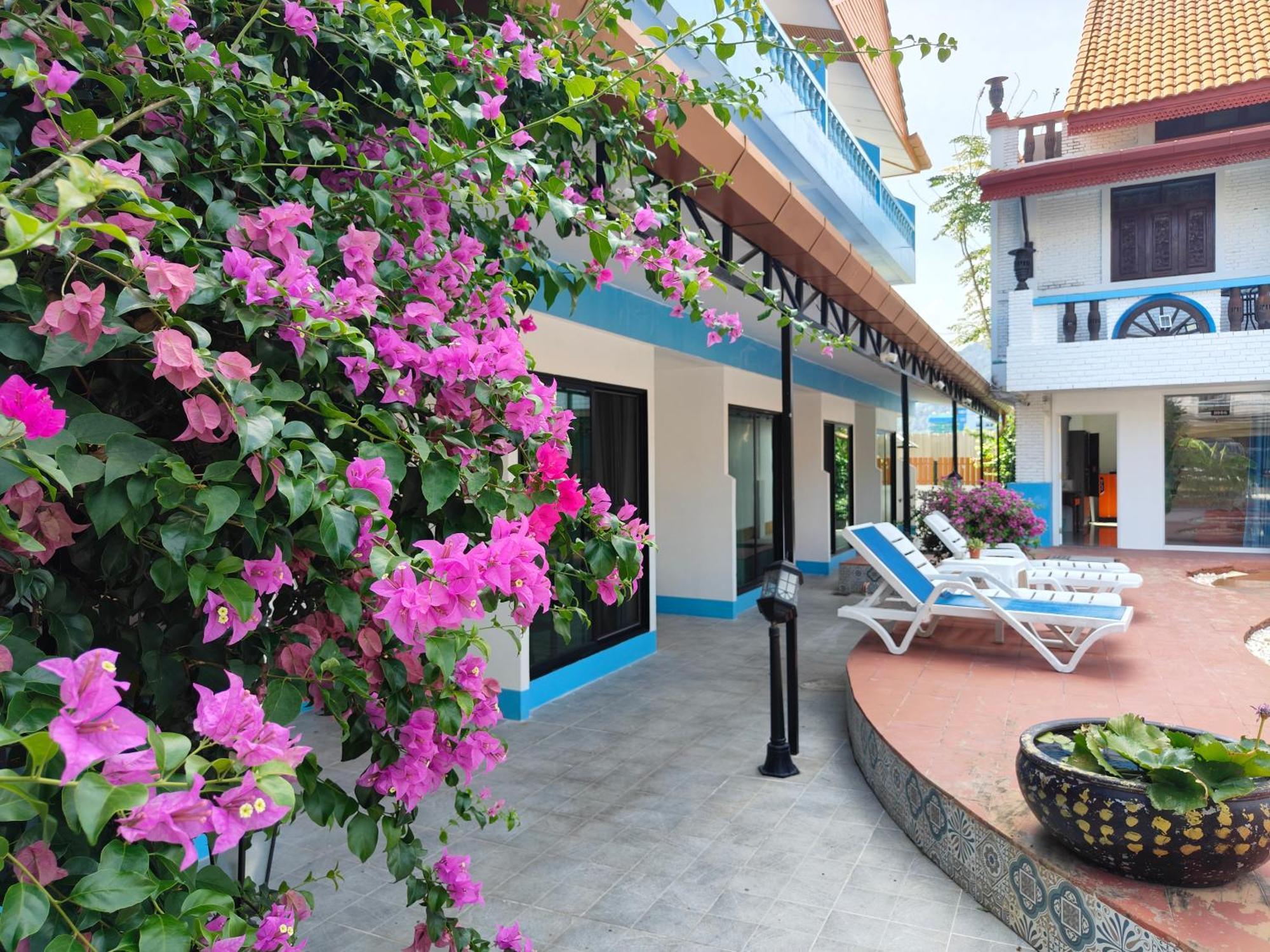 Baankasemsuk hotel 般咔 深宿 Patong Bagian luar foto