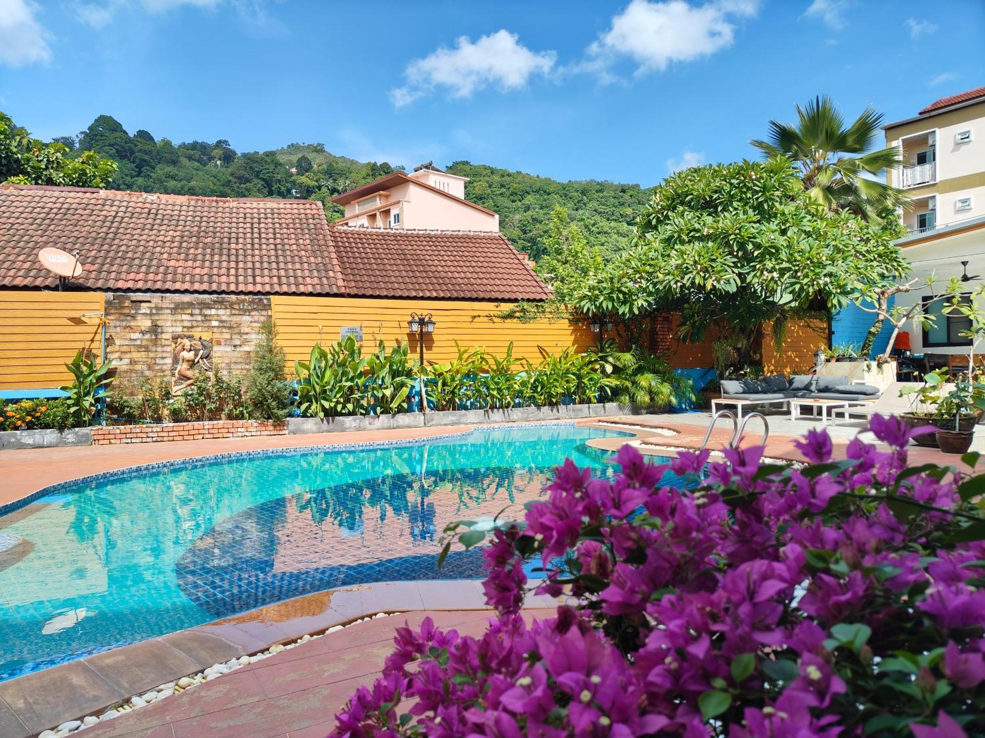 Baankasemsuk hotel 般咔 深宿 Patong Bagian luar foto