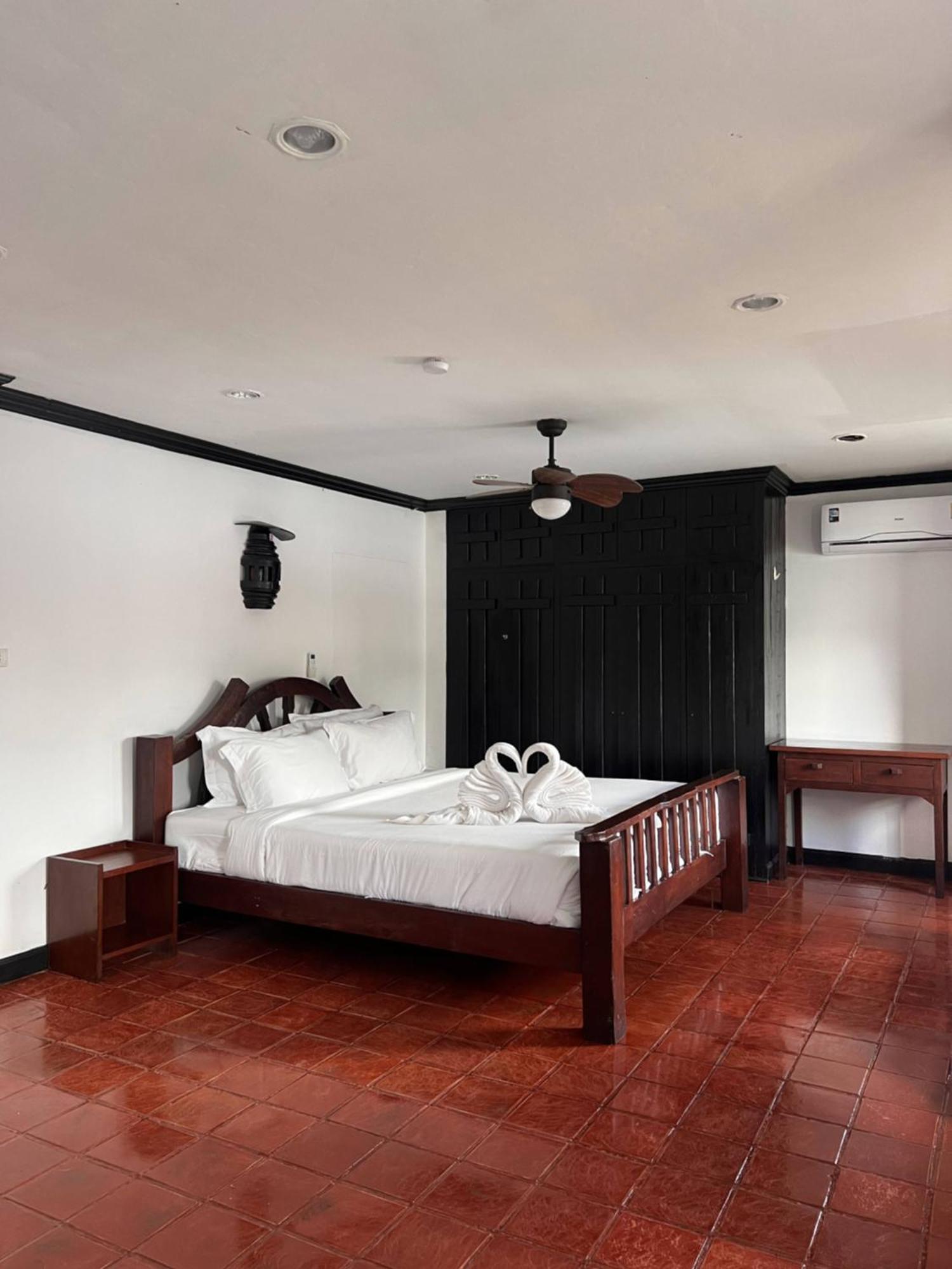 Baankasemsuk hotel 般咔 深宿 Patong Bagian luar foto